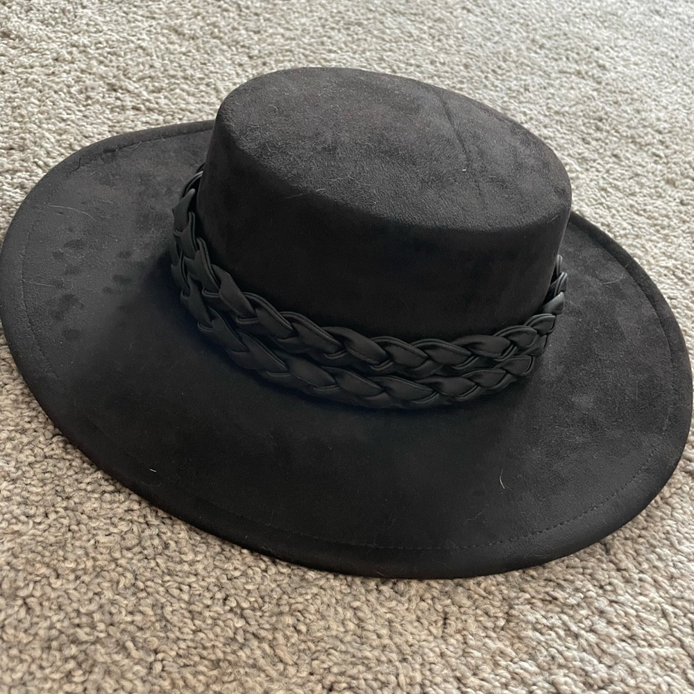 Black braided hat